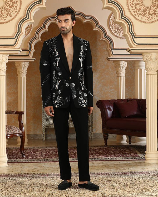 Heaven embroidered suit set
