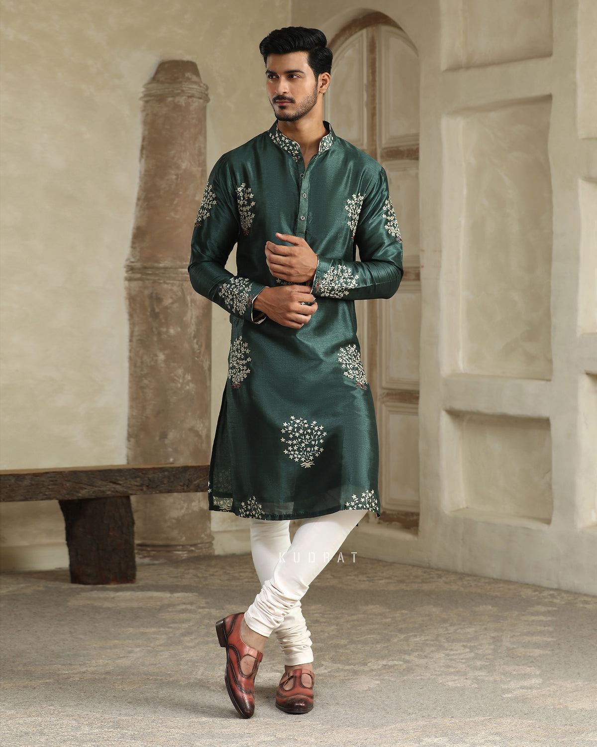 Hari Booty Embroidered Silk Kurta