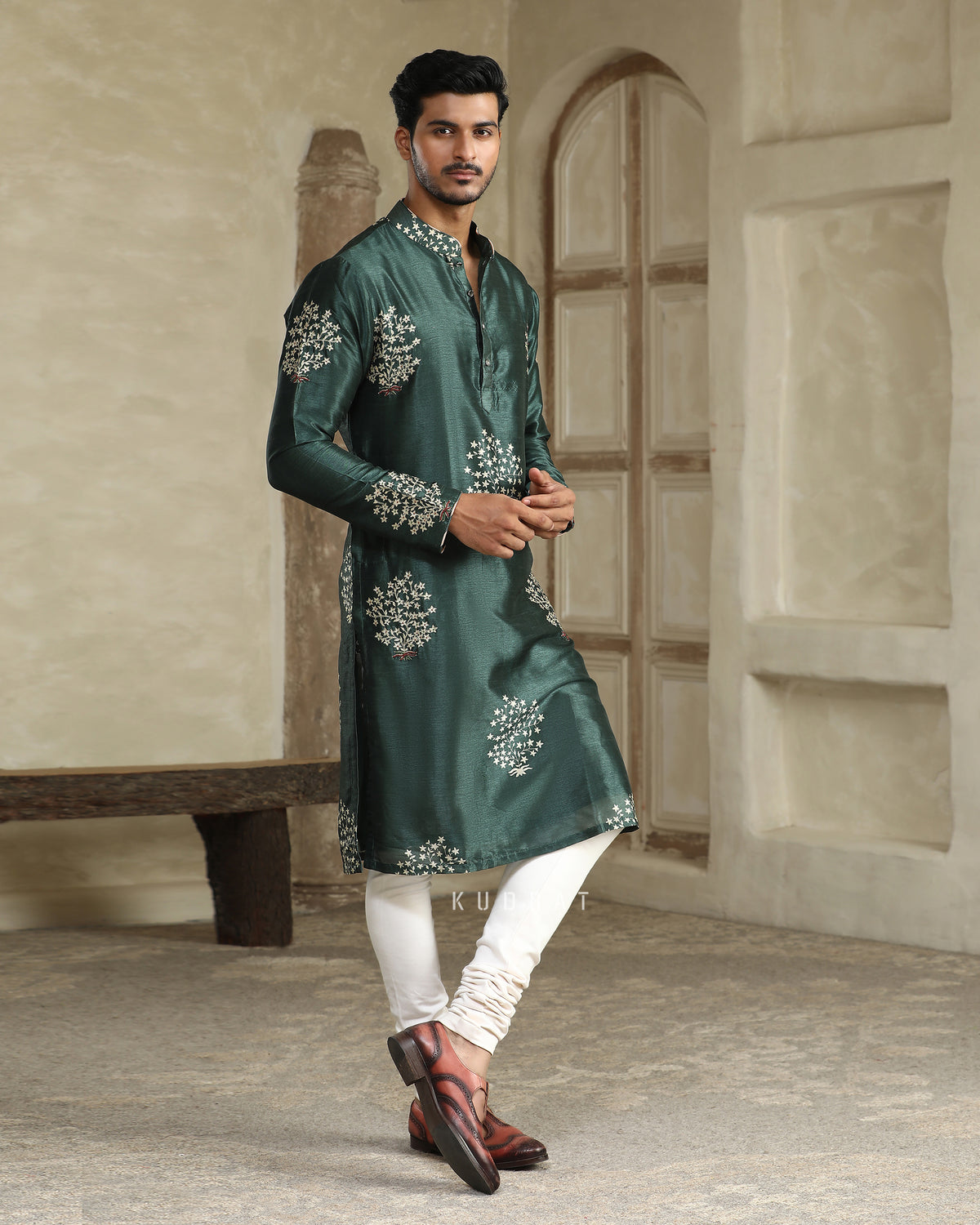 Hari Booty Embroidered Silk Kurta