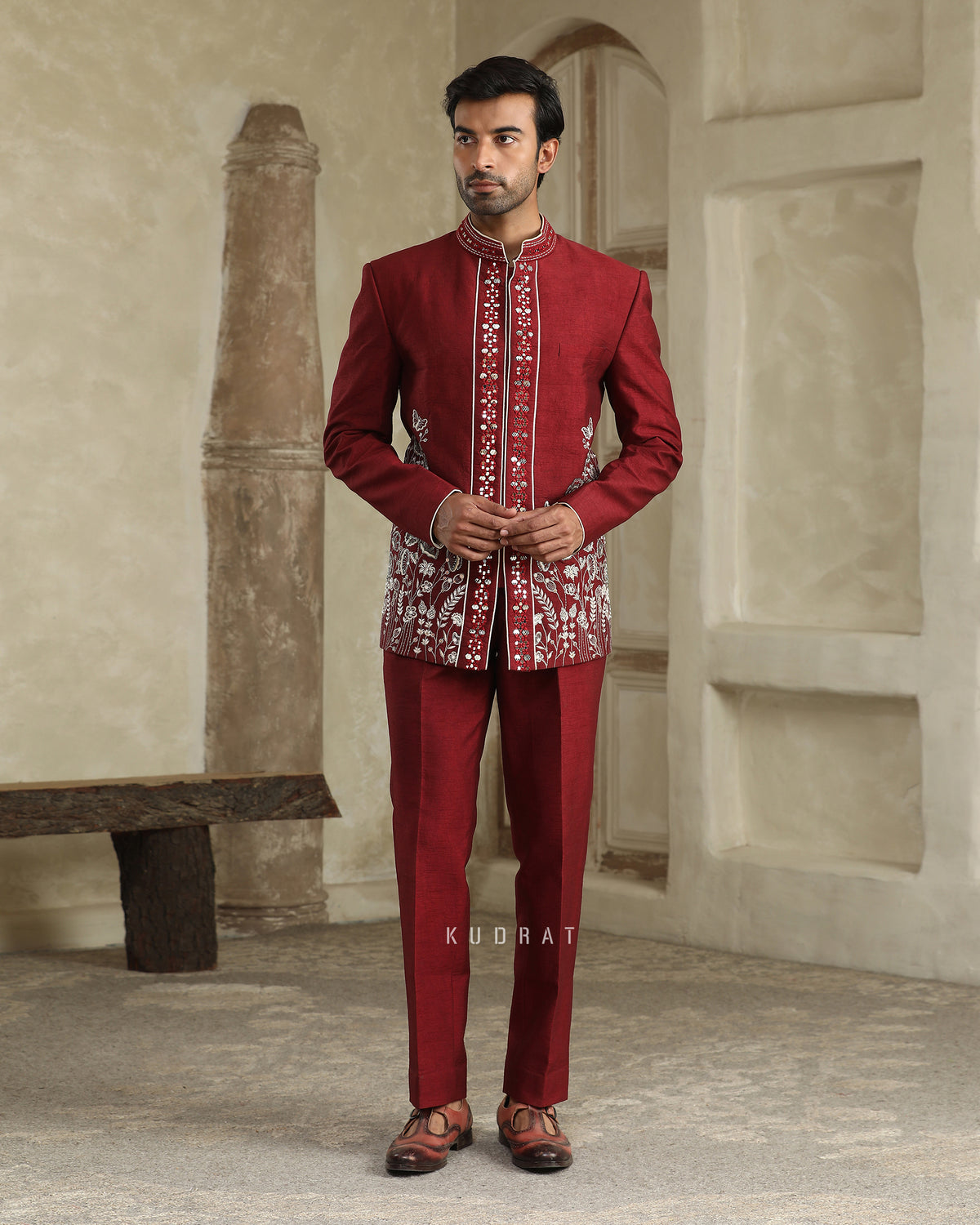 Maroon Safed Bageecha Bandhgala Set