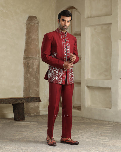 Maroon Safed Bageecha Bandhgala Set