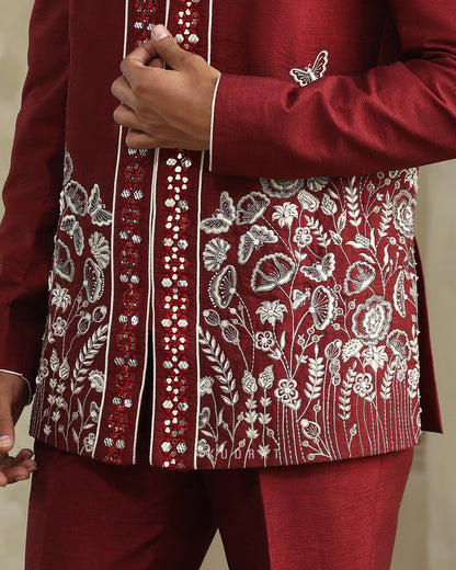 Maroon Safed Bageecha Bandhgala Set