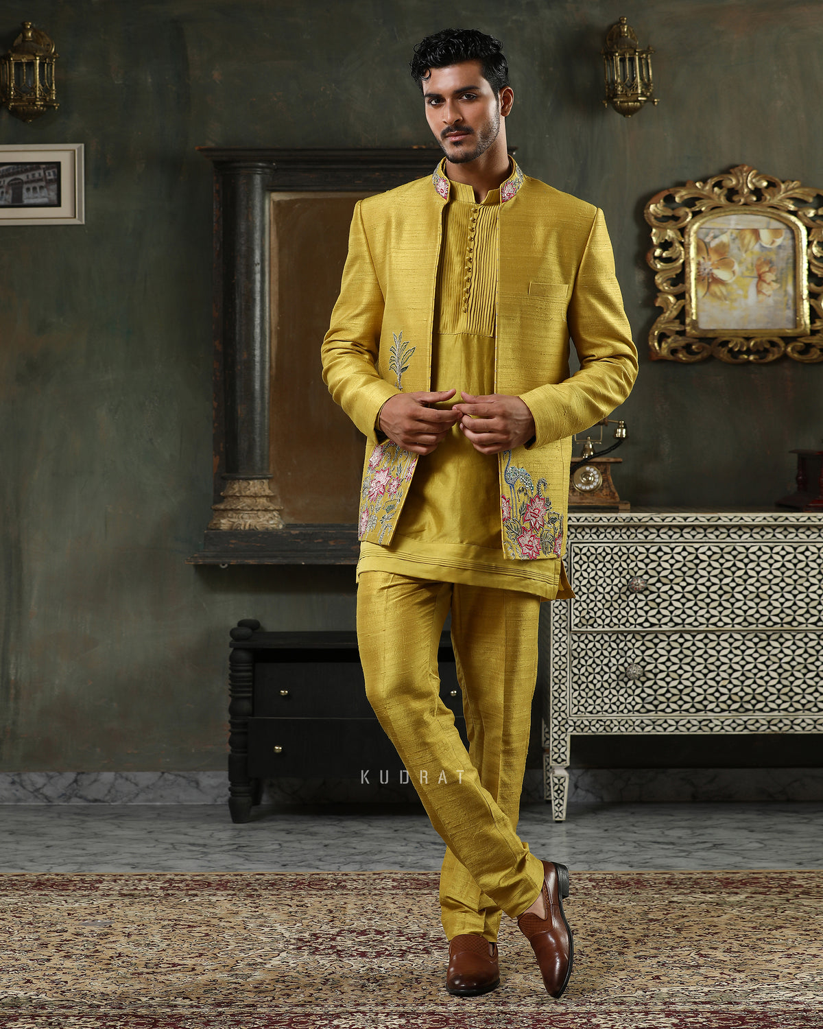 Mor Kamal Embroidered Open Jacket Set