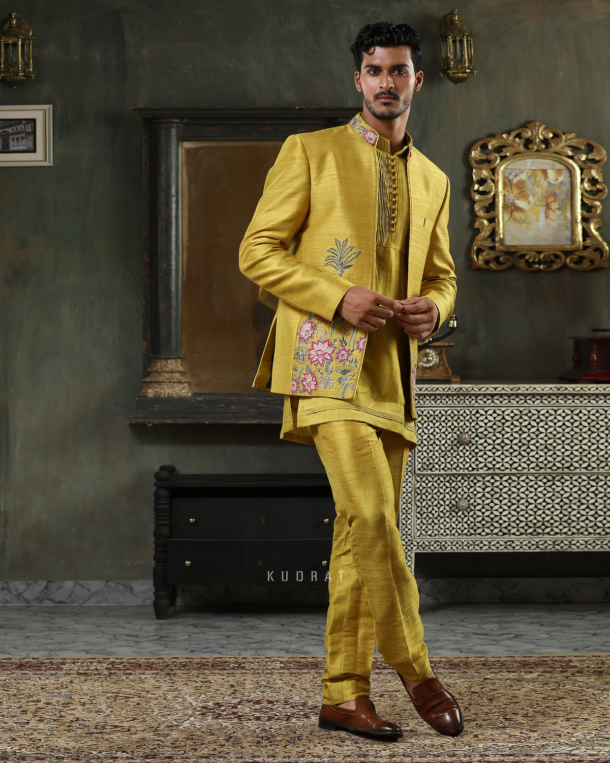 Mor Kamal Embroidered Open Jacket Set
