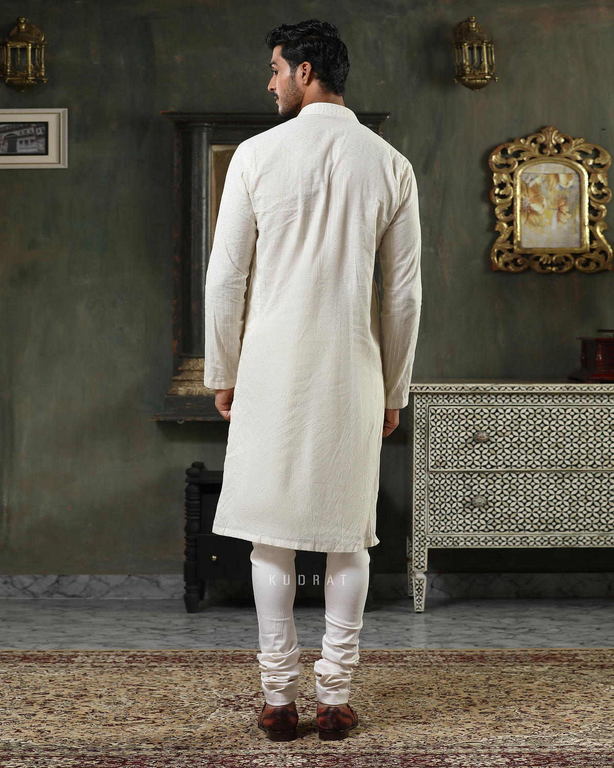 Aadhshweta kurta set