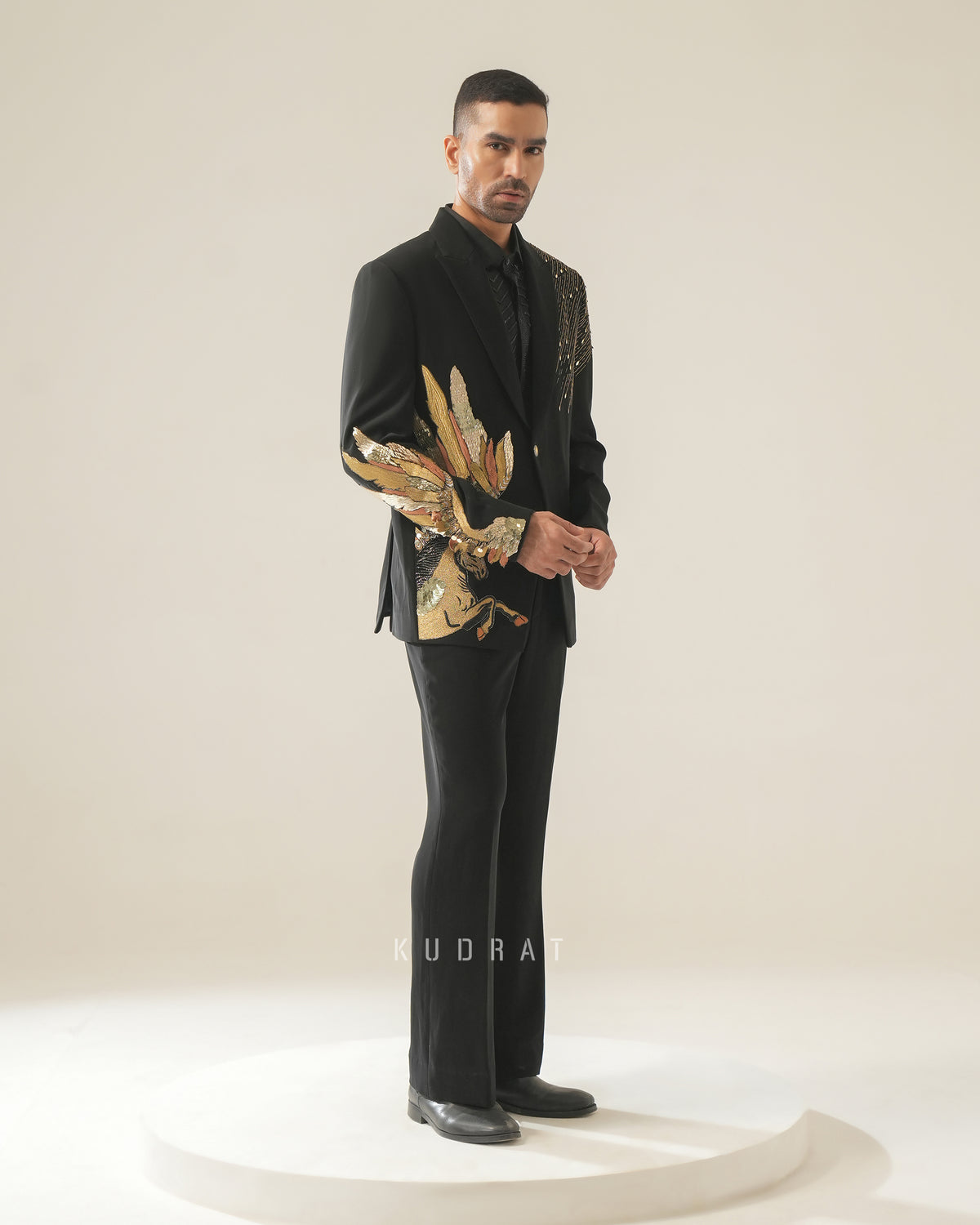 Ashv Suit