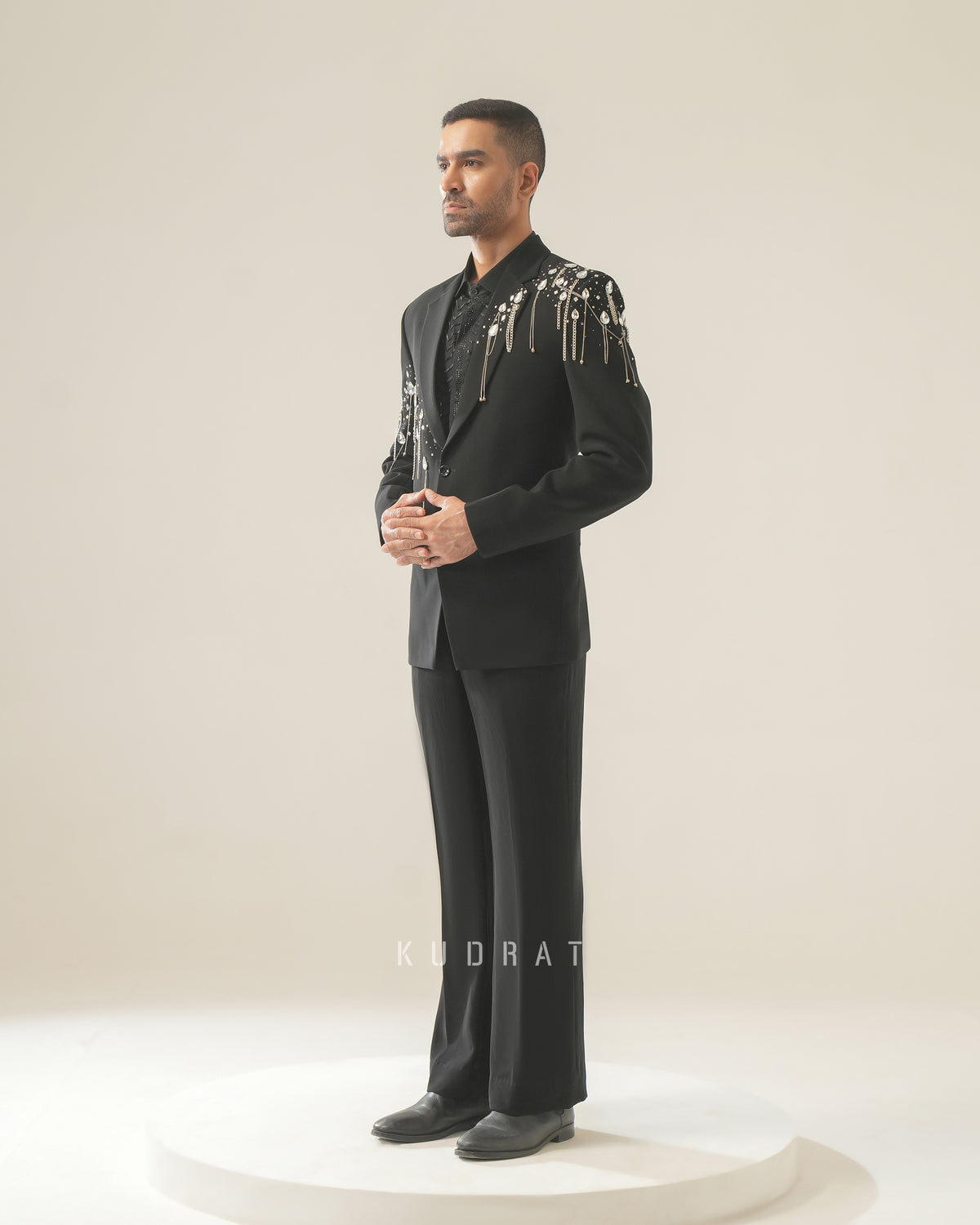 Garuda's Crest Suit Set