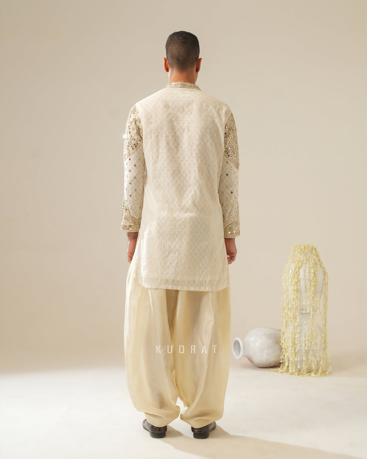 Sheesha kaari kurta set
