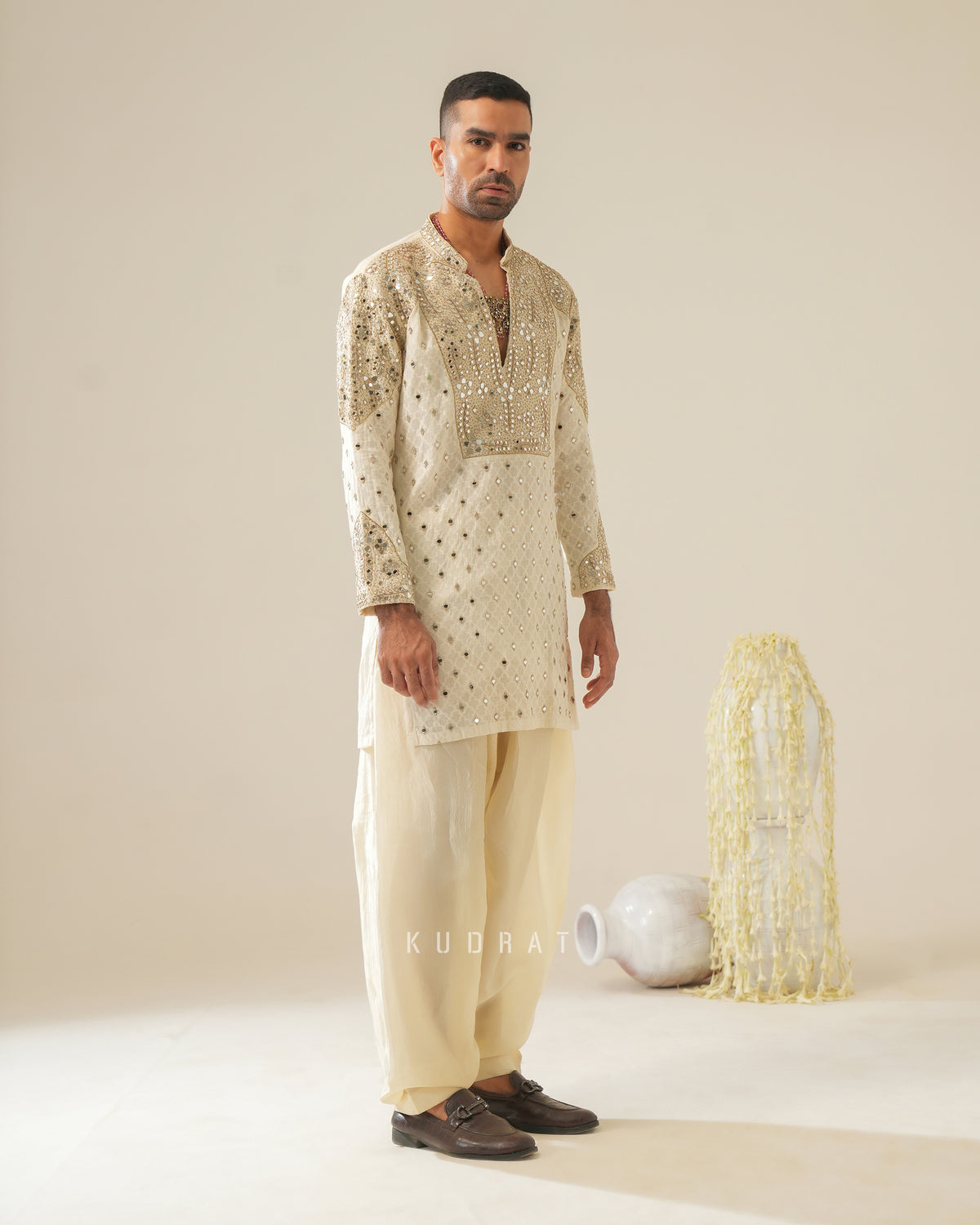 Sheesha kaari kurta set