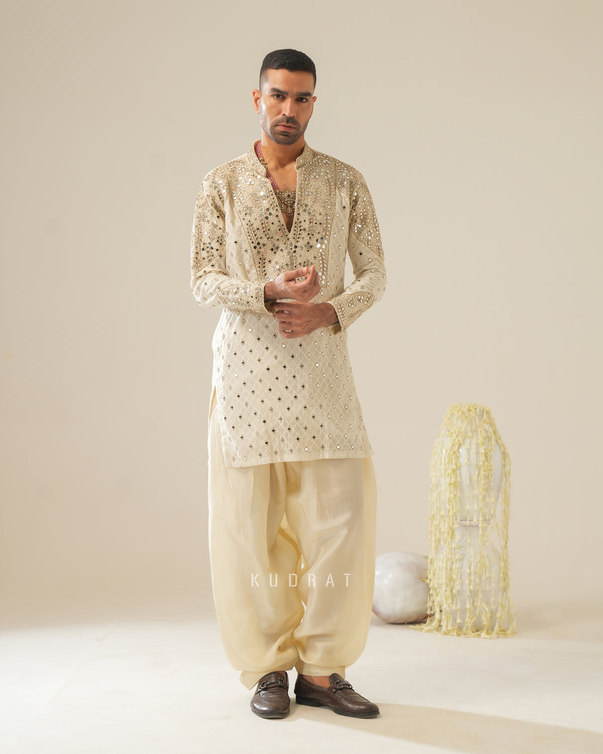 Sheesha kaari kurta set